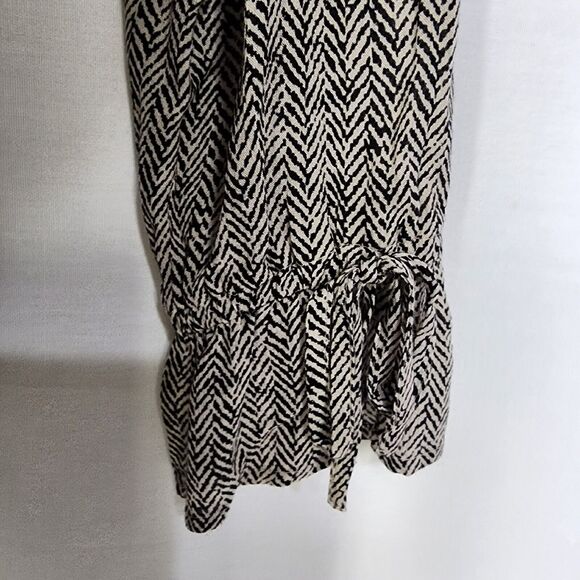 J Jill Womens Top Size XS Herringbone Button Tie Long Sleeve Black Tan V Neck - Picture 8 of 12